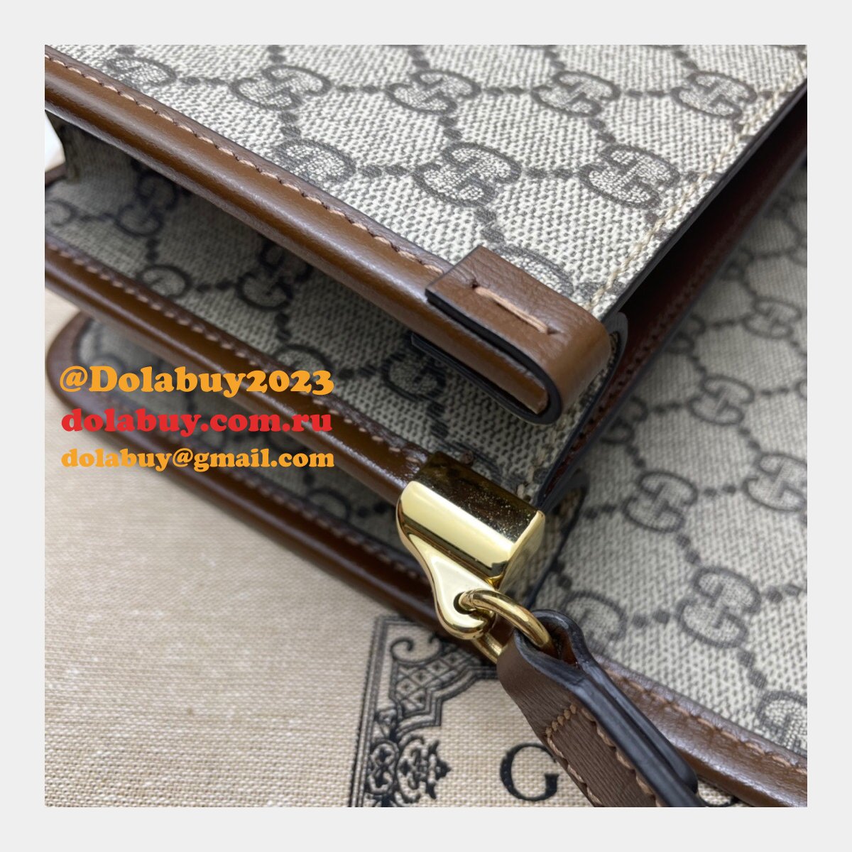 Designer Fake Gucci 671620  shoulder bag with Interlocking G in GG Supreme