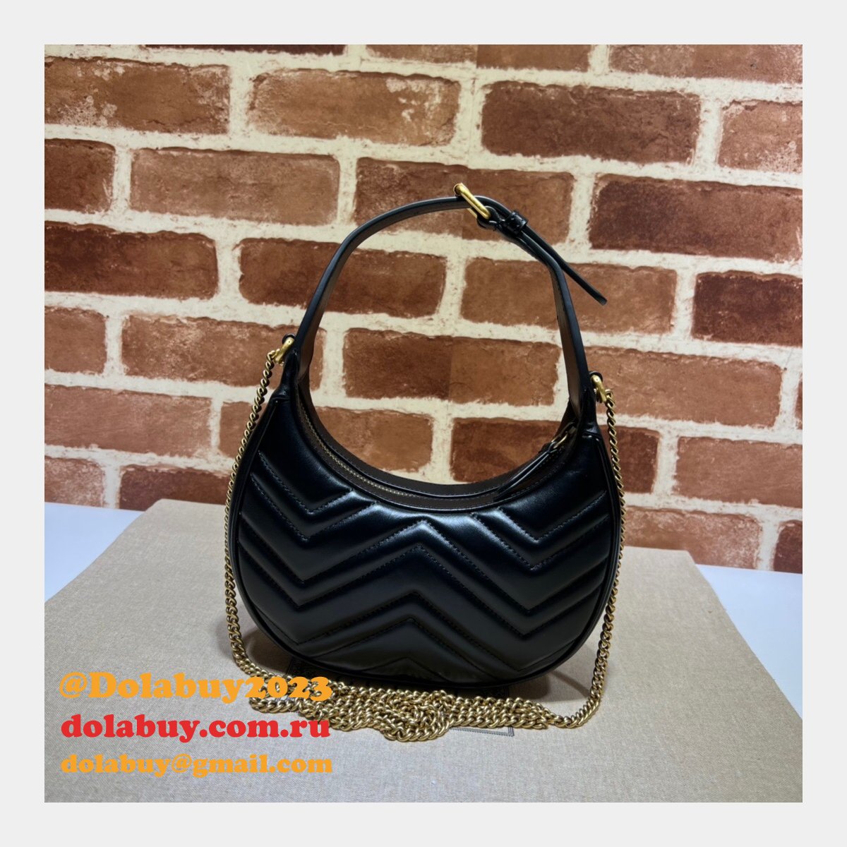 Gucci Best 699514 GG Marmont half-moon-shaped Replica bag