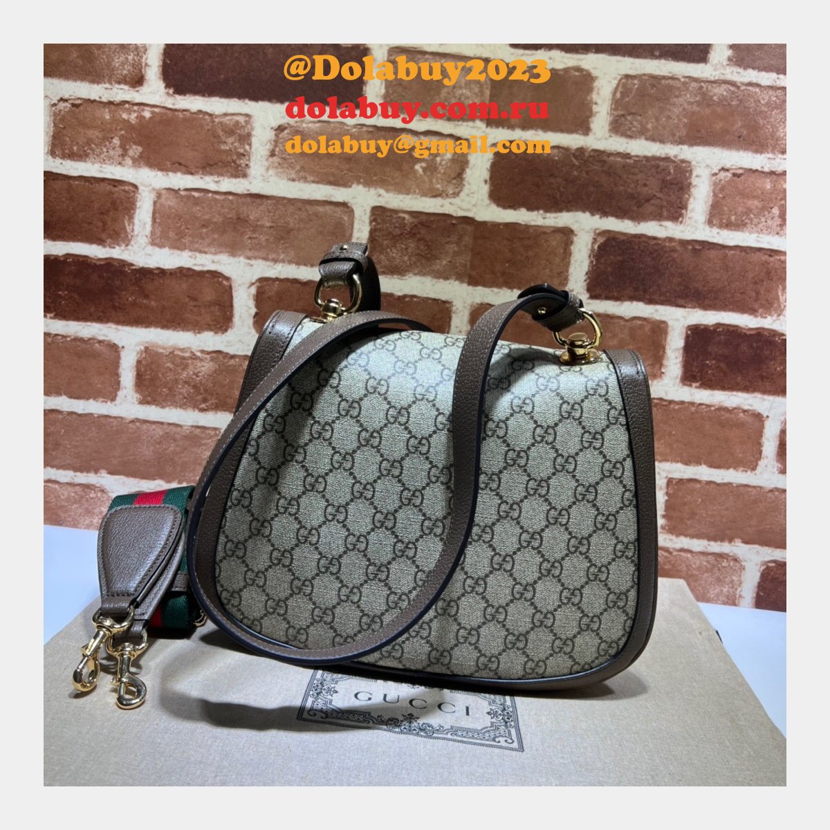 Faux Gucci Medium bag Messengers round Interlocking G 699210