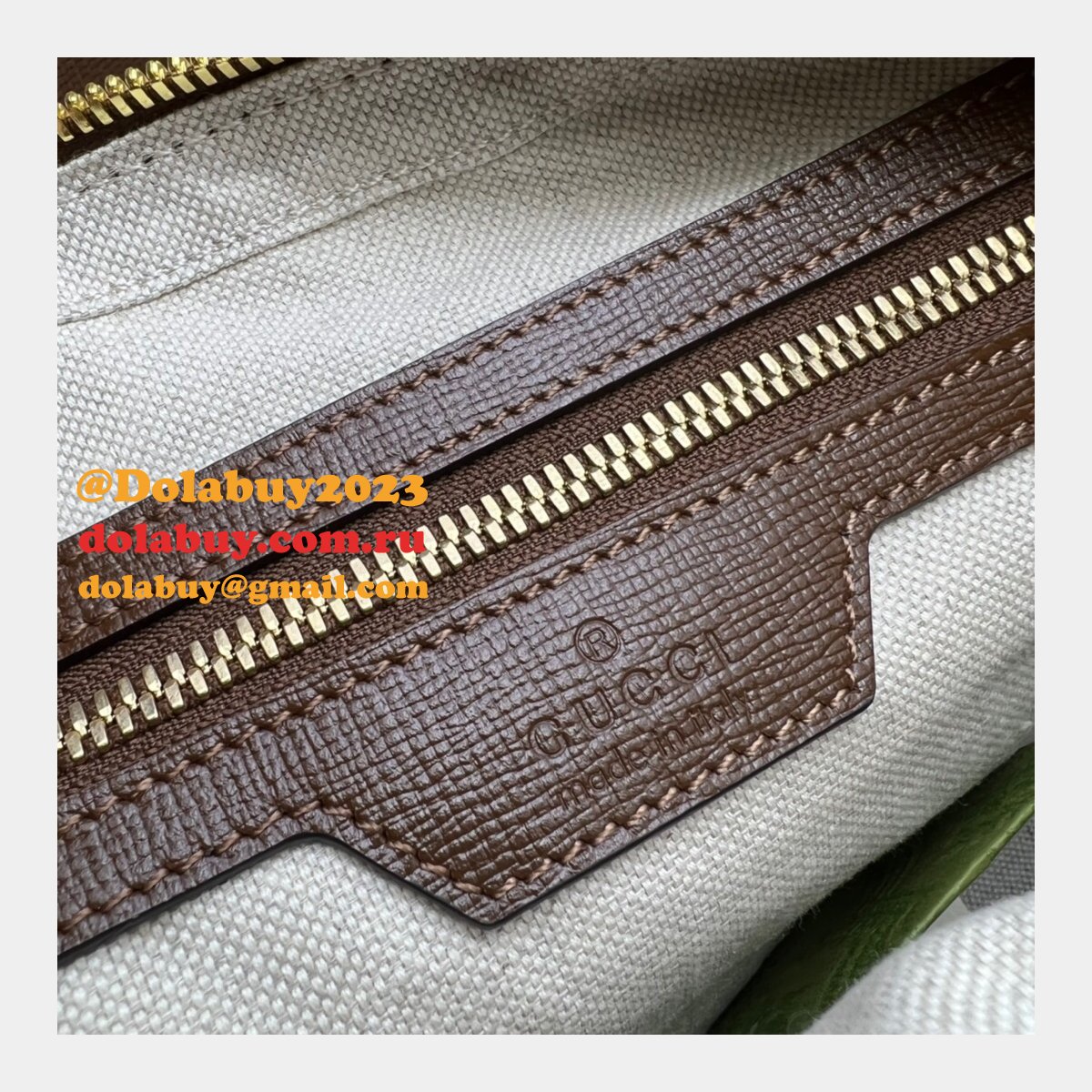 1:1 Replica Gucci 675891 Messenger bag with Interlocking G in GG Supreme
