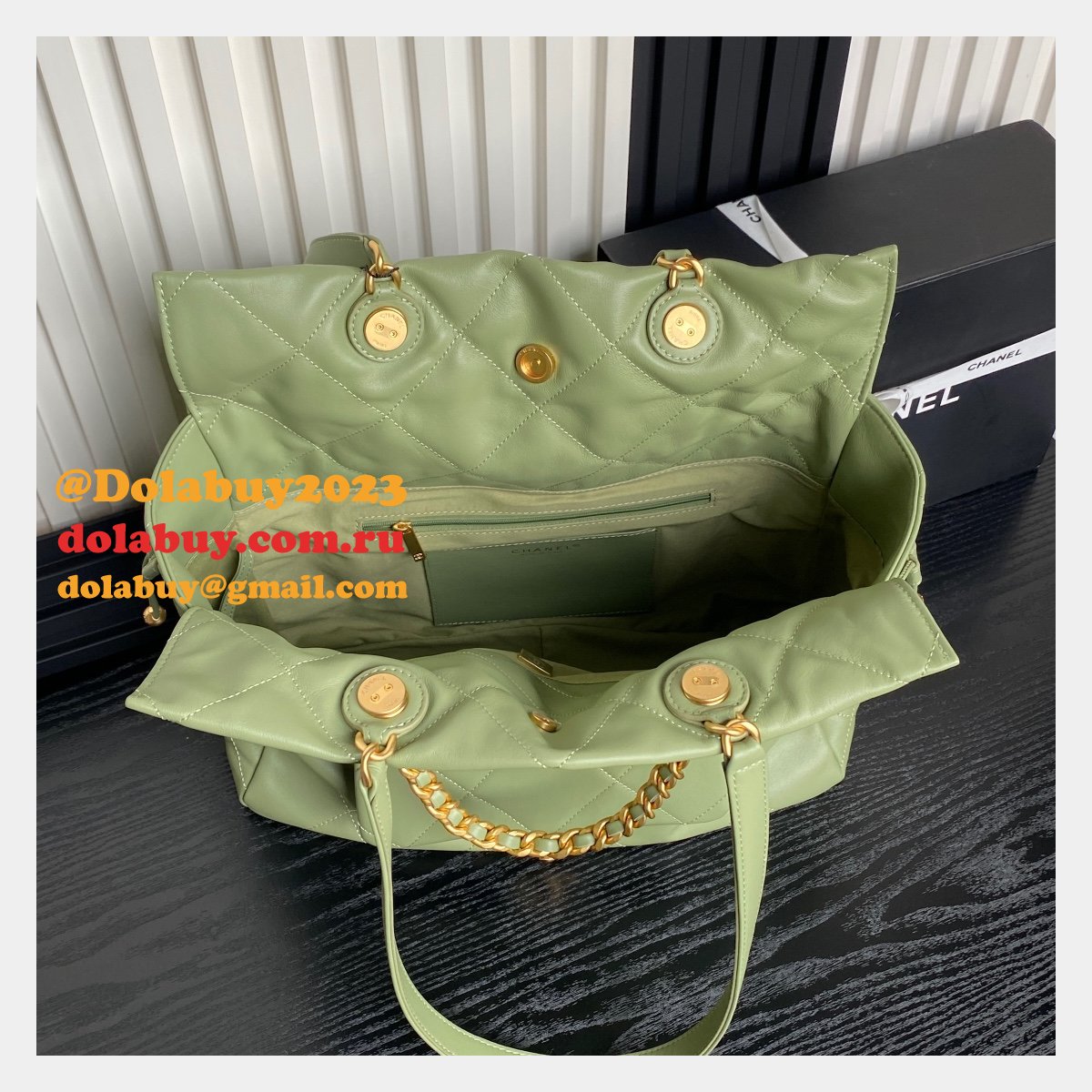 Buy Luxury First Copy AS5315 Shopping Shiny Bag