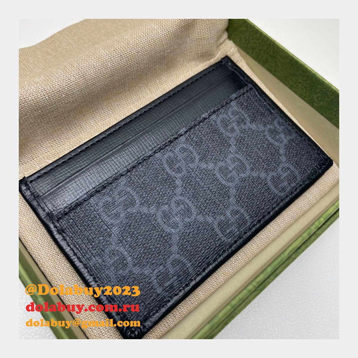 Knockoff Gucci 673002 Card case with Interlocking G Holder for Men