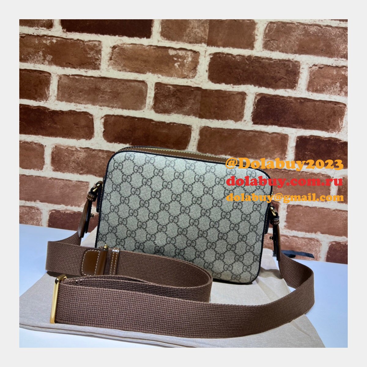1:1 Replica Gucci 675891 Messenger bag with Interlocking G in GG Supreme