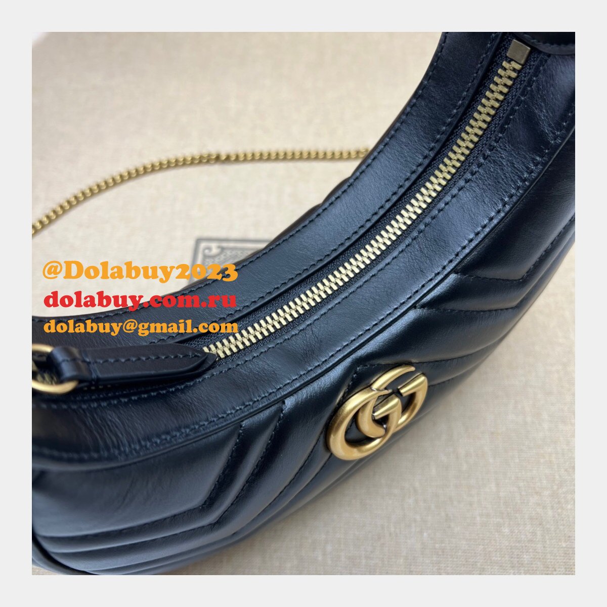Gucci Best 699514 GG Marmont half-moon-shaped Replica bag