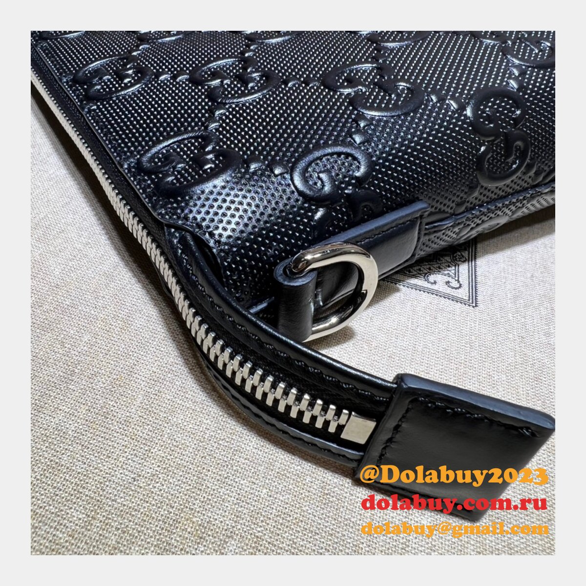 Designer Gucci Cheap 696009 GG embossed Black messenger bag