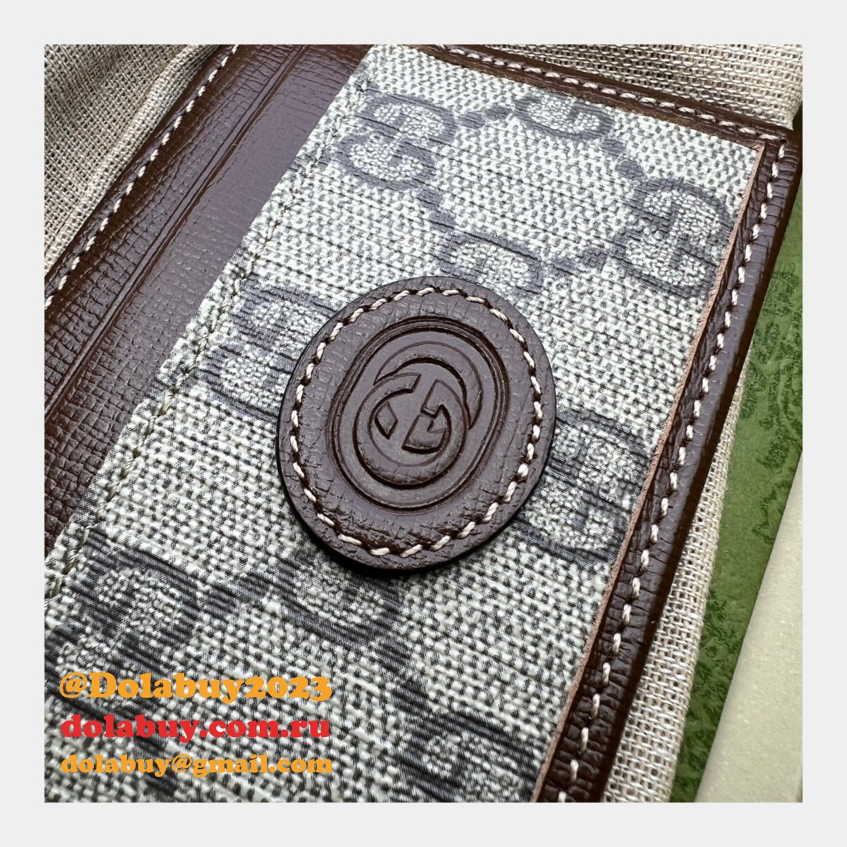 Knockoff Gucci 673002 Card case with Interlocking G Holder for Men