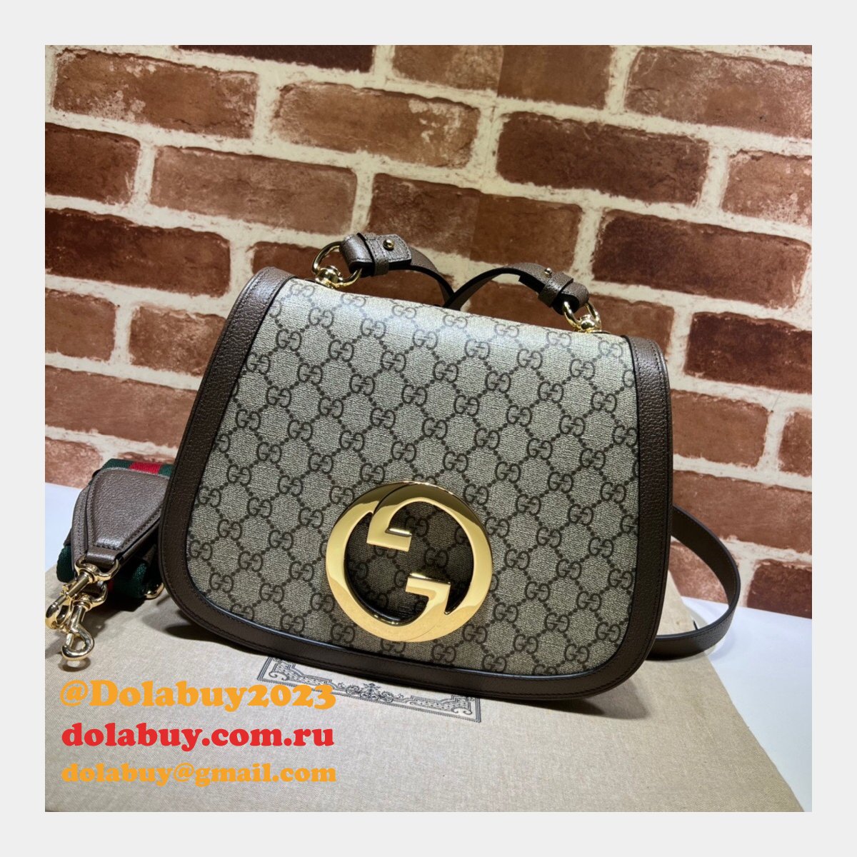 Faux Gucci Medium bag Messengers round Interlocking G 699210