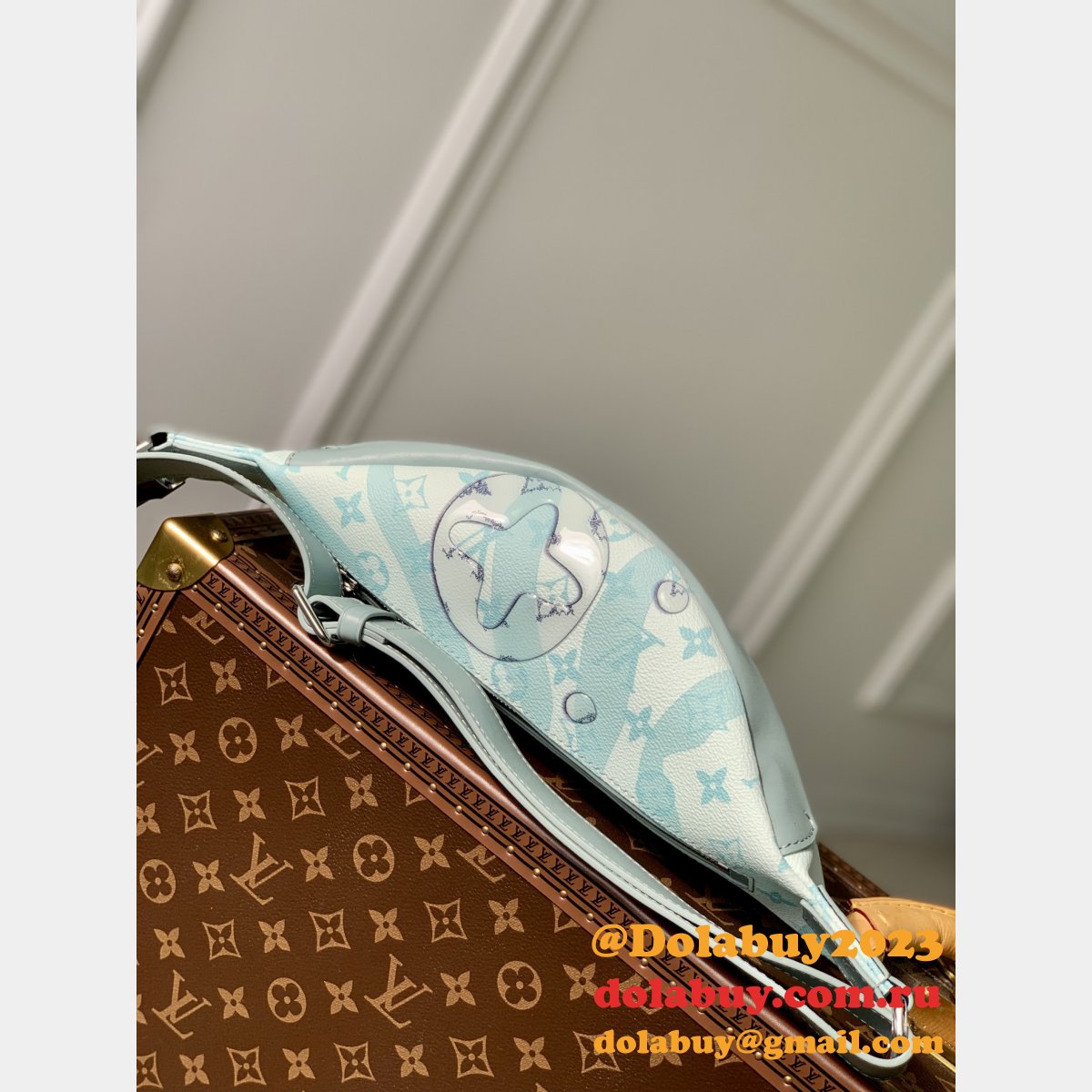 Discovery Bumbag M22576 Louis Vuitton Designer Men Wholesale Bag