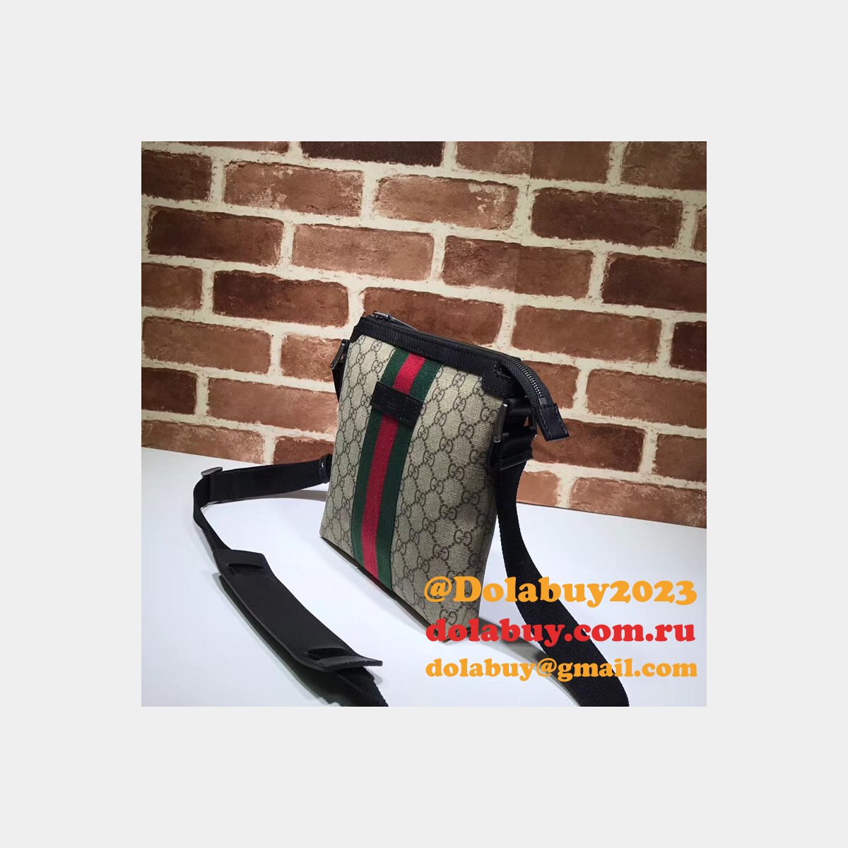 Top Quality Gucci Web GG Supreme Flat Messenger Replica 471454 Bag