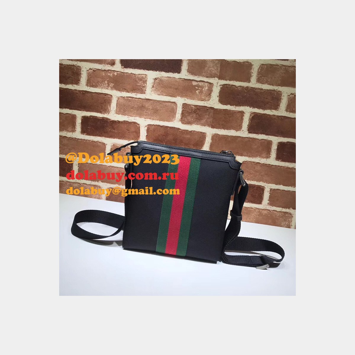 Top Quality Gucci Web GG Supreme Flat Messenger Replica 471454 Bag