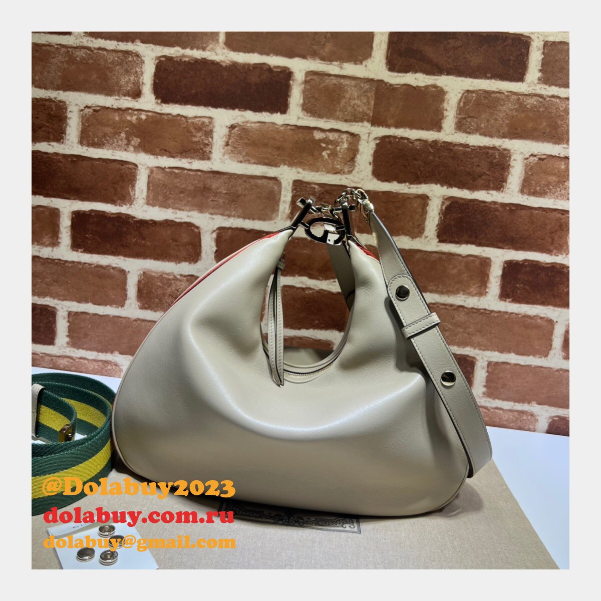Gucci Knockoff 702823 Attache Best Shoulder 7 Star Bag