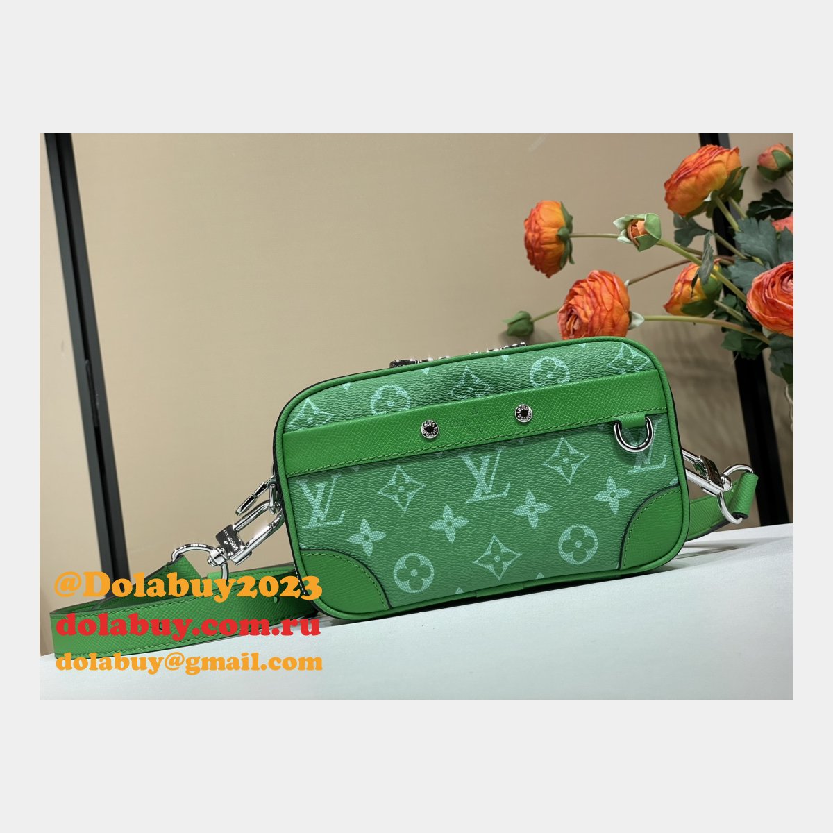Alpha Wearable Wallet Taigarama M30997 Knockoff Louis Vuitton Bag