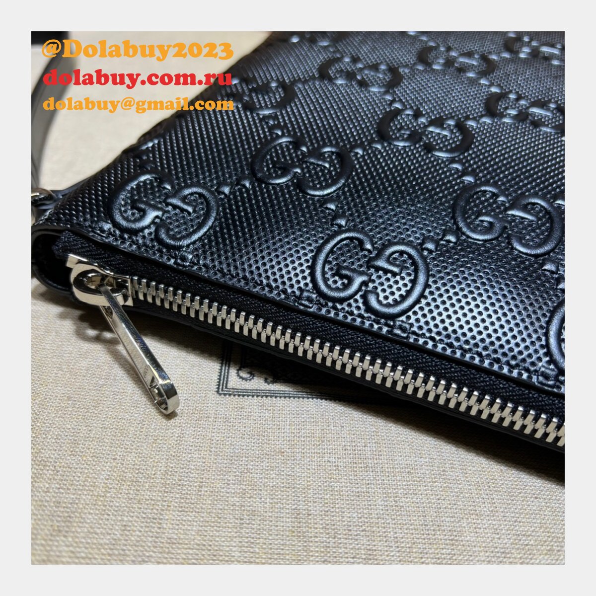 Designer Gucci Cheap 696009 GG embossed Black messenger bag