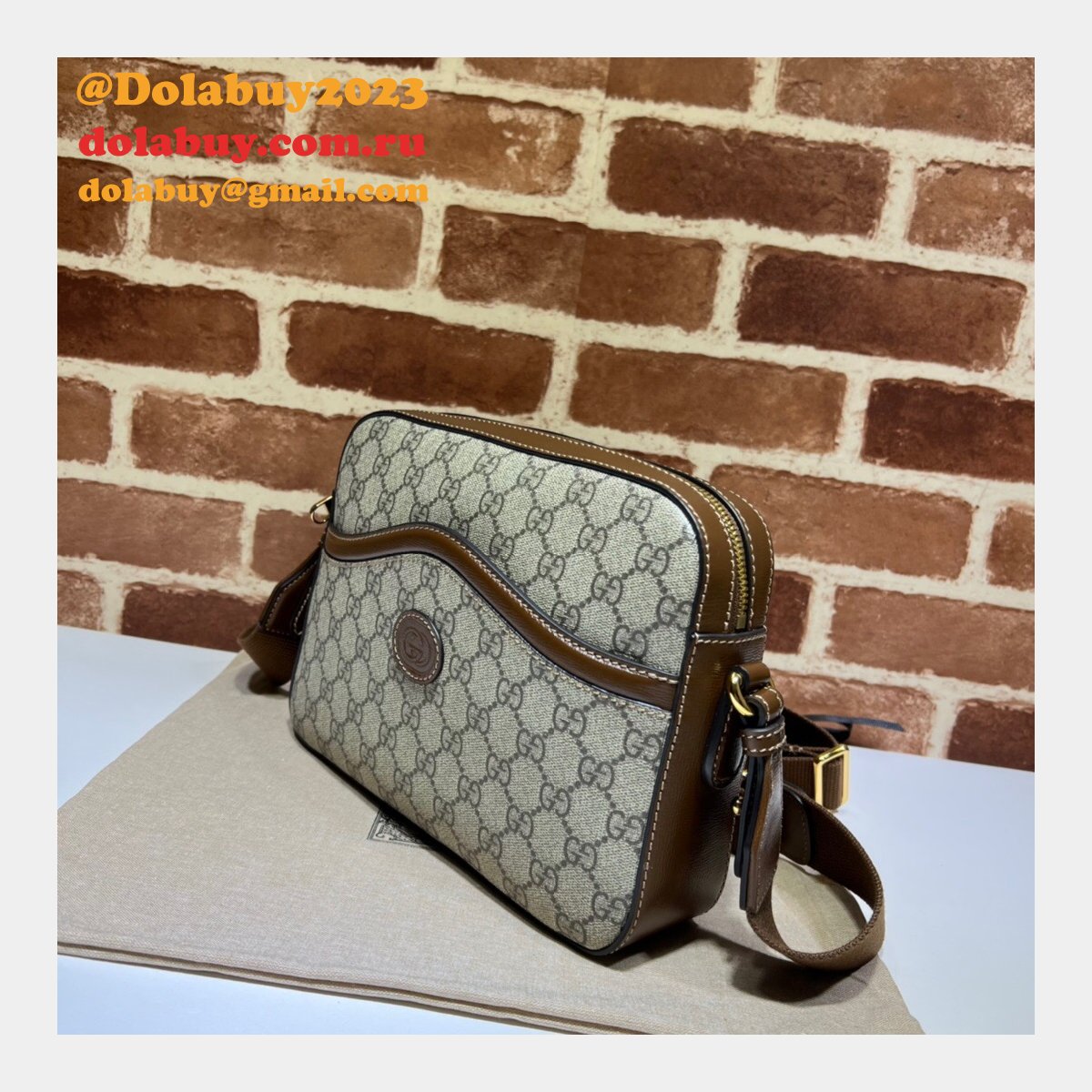 1:1 Replica Gucci 675891 Messenger bag with Interlocking G in GG Supreme