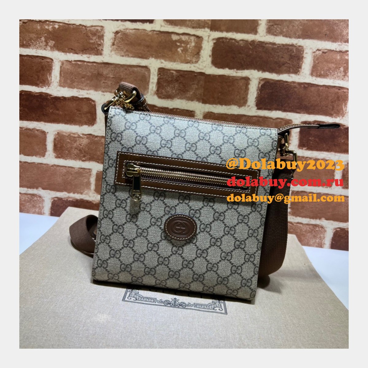 Designer Gucci Luxury Replica 681021 GG Supreme messenger bag
