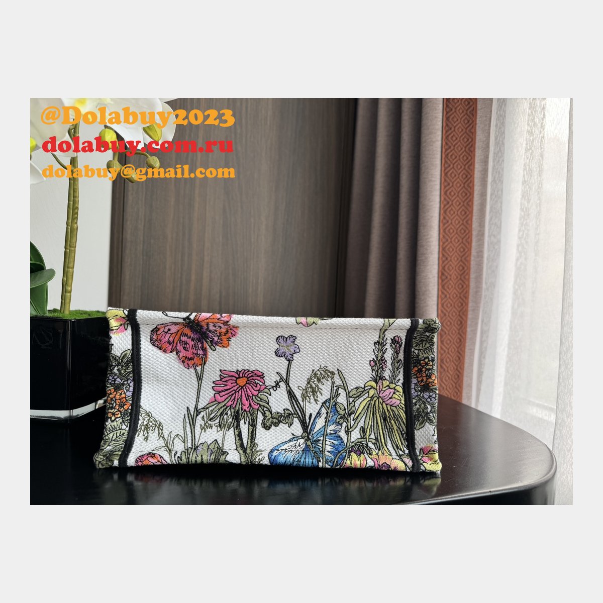 The Best Ways to Buy Replica CD Book Tote Dior Bags