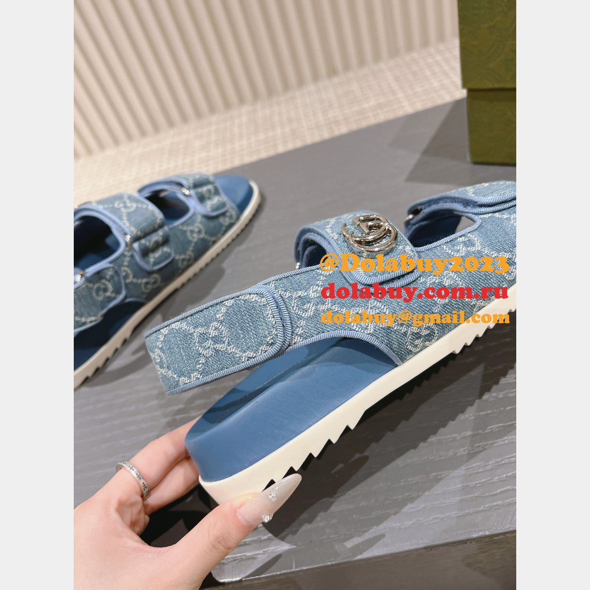Top Quality gucci WOMEN''S SANDAL WITH DOUBLE G