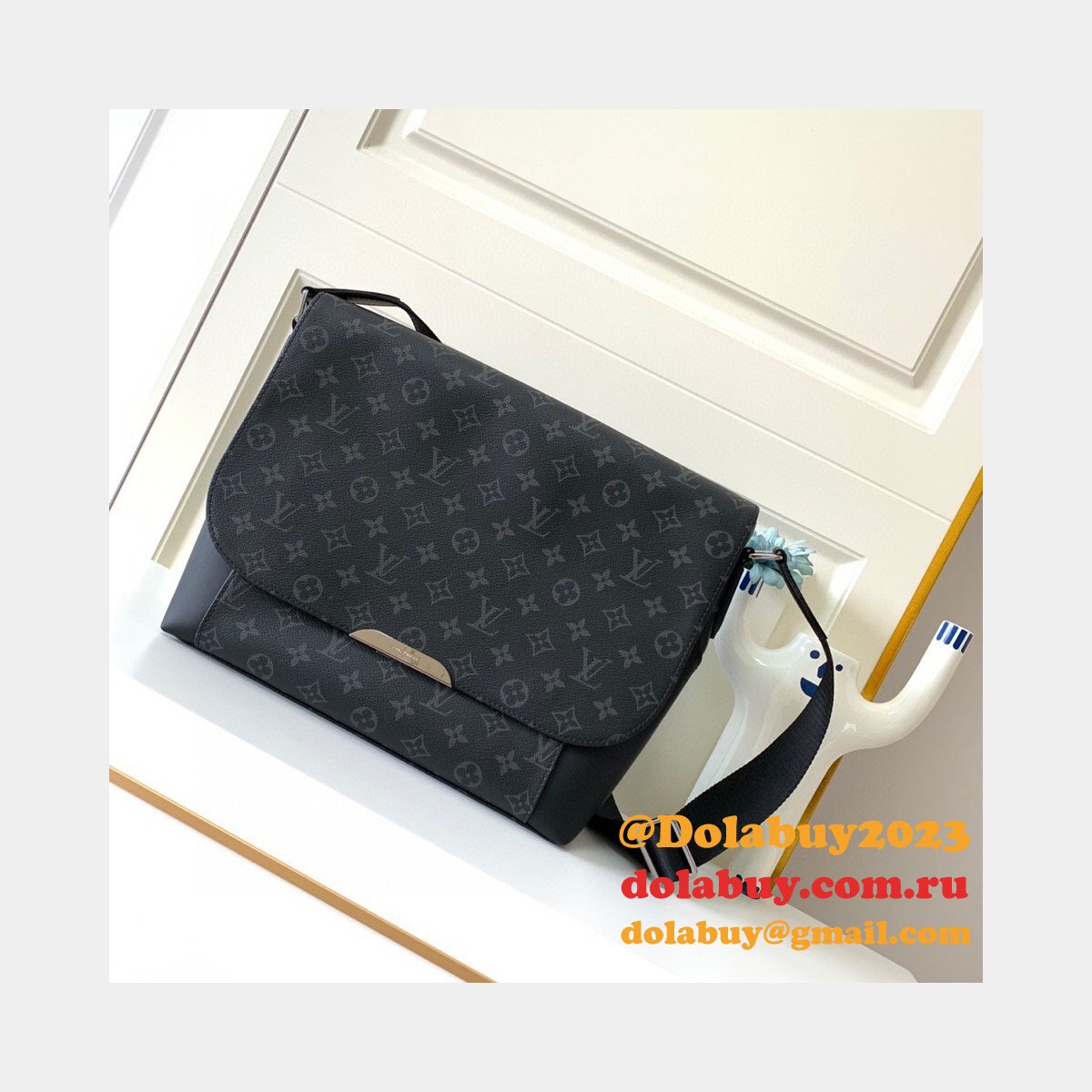 Louis Vuitton Replicas Messenger Explorer MM Monogram Eclipse M40539