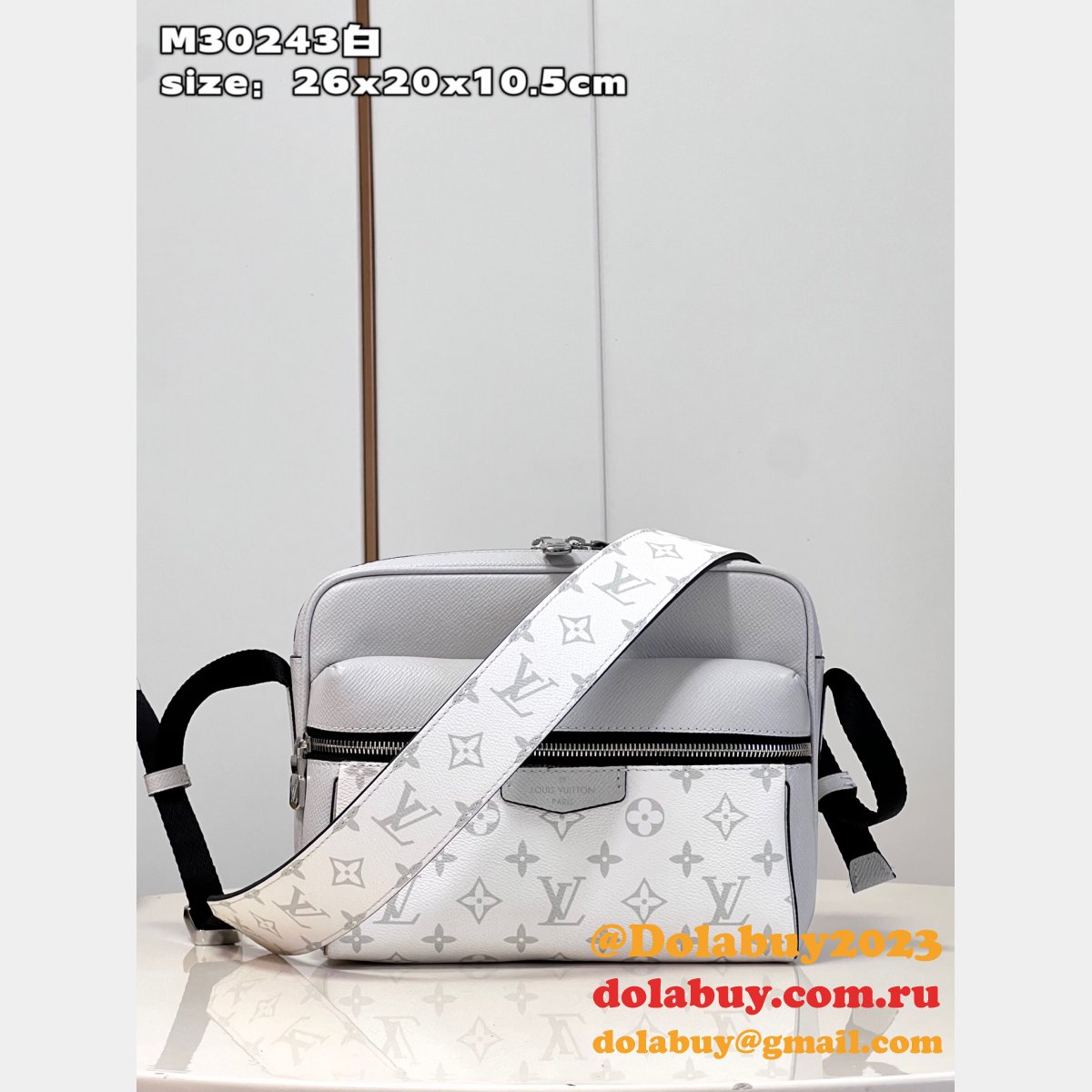 Designer Louis Vuitton Replica Outdoor Messenger Taigarama M30243 Bag