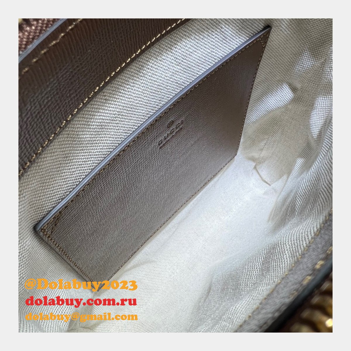 Designer Gucci Luxury Replica 681021 GG Supreme messenger bag