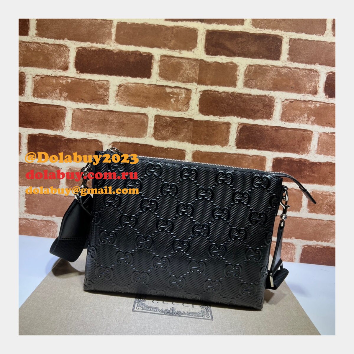 Designer Gucci Cheap 696009 GG embossed Black messenger bag