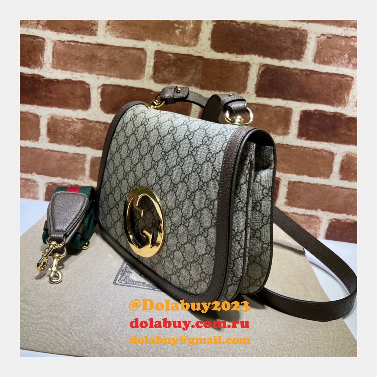 Faux Gucci Medium bag Messengers round Interlocking G 699210