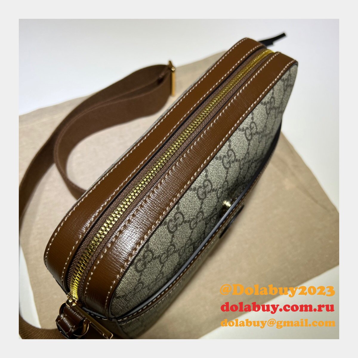 1:1 Replica Gucci 675891 Messenger bag with Interlocking G in GG Supreme