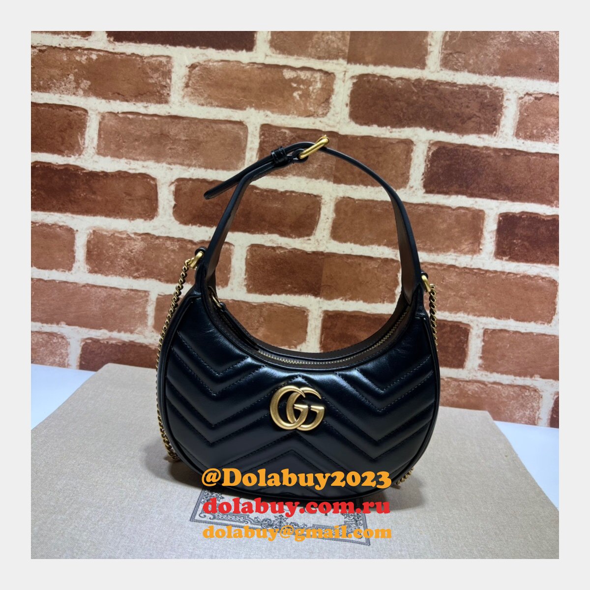 Gucci Best 699514 GG Marmont half-moon-shaped Replica bag