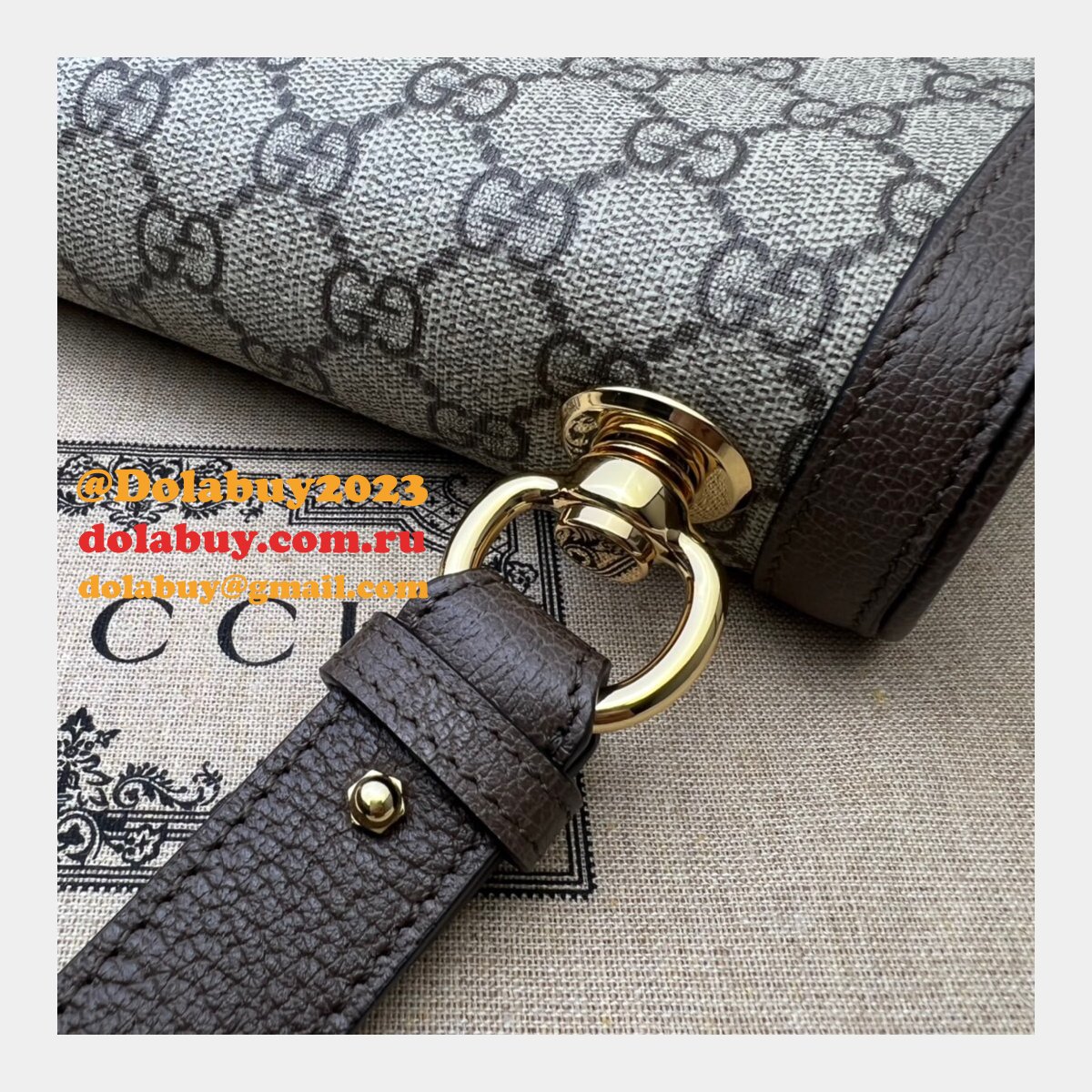 Faux Gucci Medium bag Messengers round Interlocking G 699210