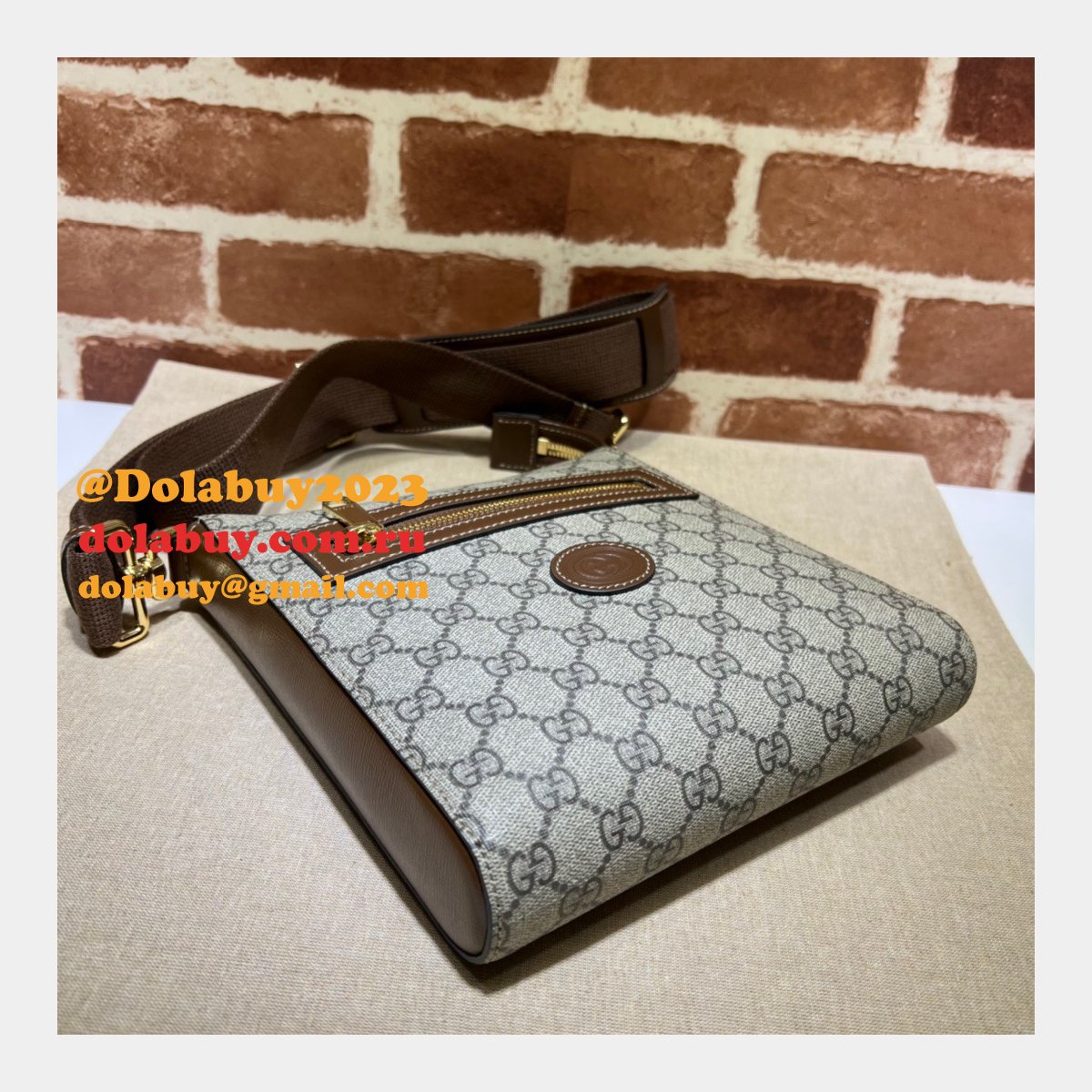 Designer Gucci Luxury Replica 681021 GG Supreme messenger bag