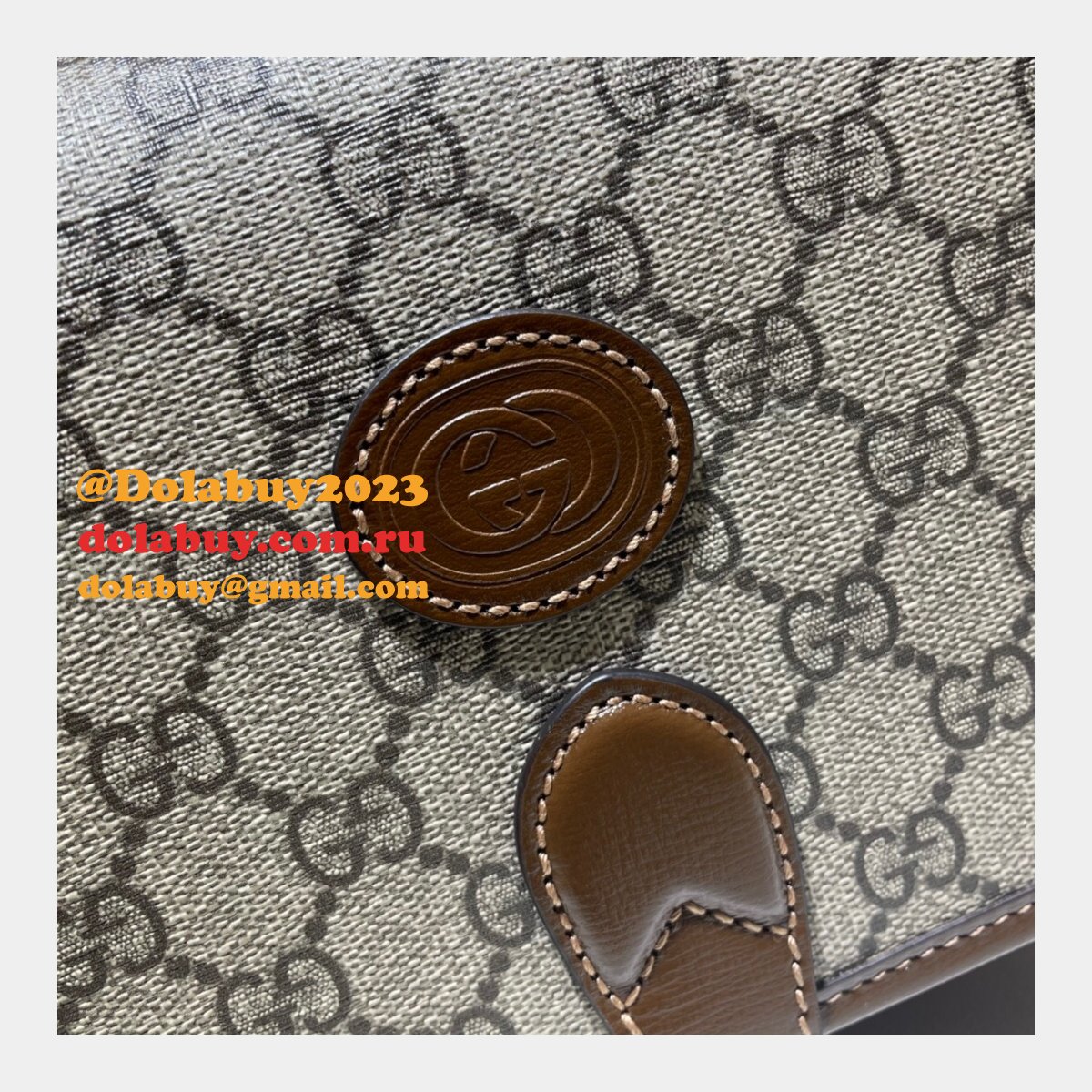 Designer Fake Gucci 671620  shoulder bag with Interlocking G in GG Supreme