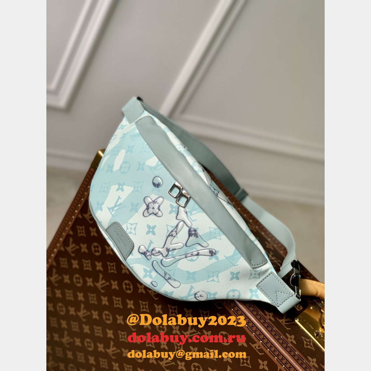 Discovery Bumbag M22576 Louis Vuitton Designer Men Wholesale Bag