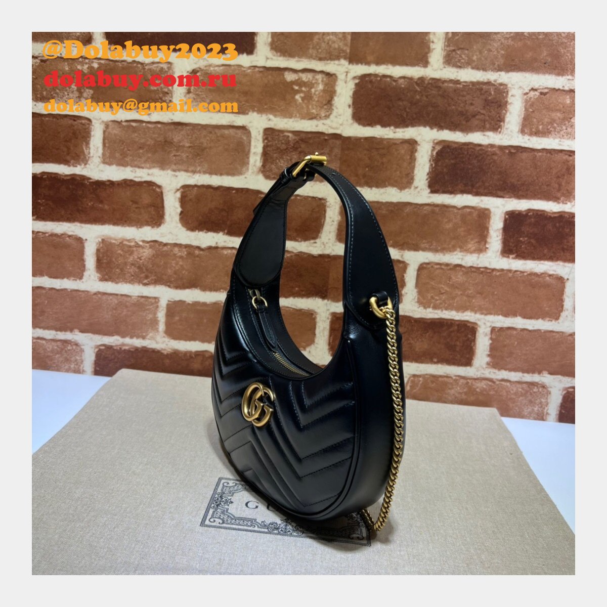 Gucci Best 699514 GG Marmont half-moon-shaped Replica bag
