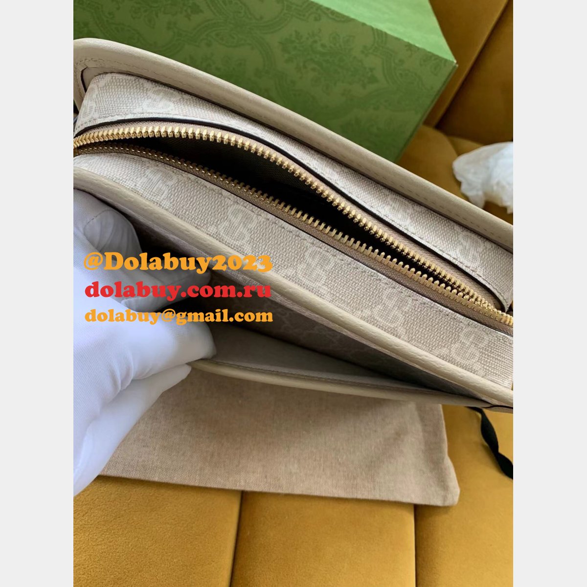 Gucci Luxury Men Replica 658572 with Interlocking G Bag