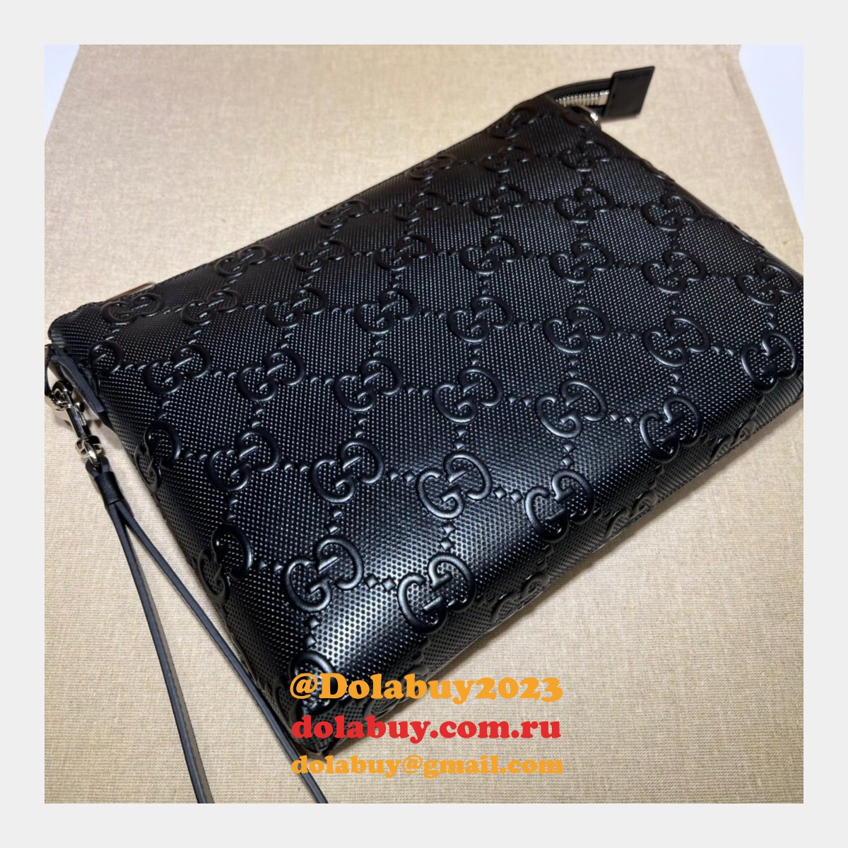 Designer Gucci Cheap 696009 GG embossed Black messenger bag