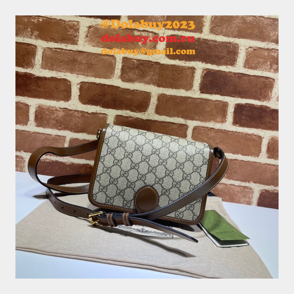 Designer Fake Gucci 671620  shoulder bag with Interlocking G in GG Supreme