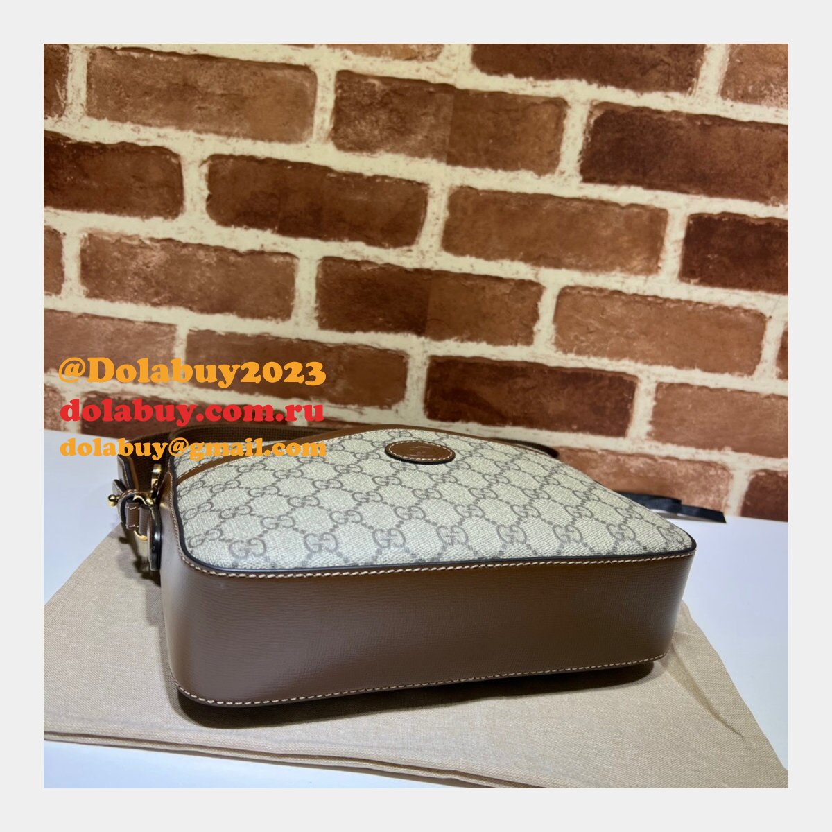 1:1 Replica Gucci 675891 Messenger bag with Interlocking G in GG Supreme